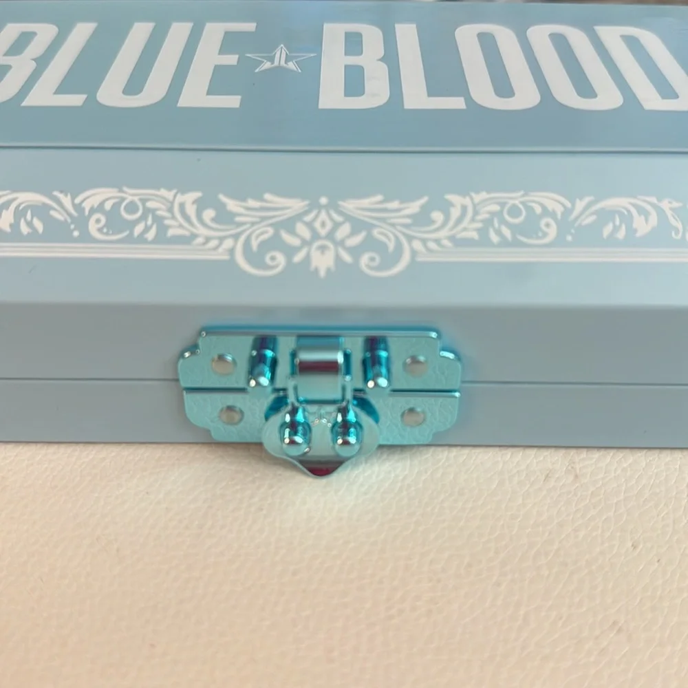 NEW Jeffree Star Blue Blood eye palette